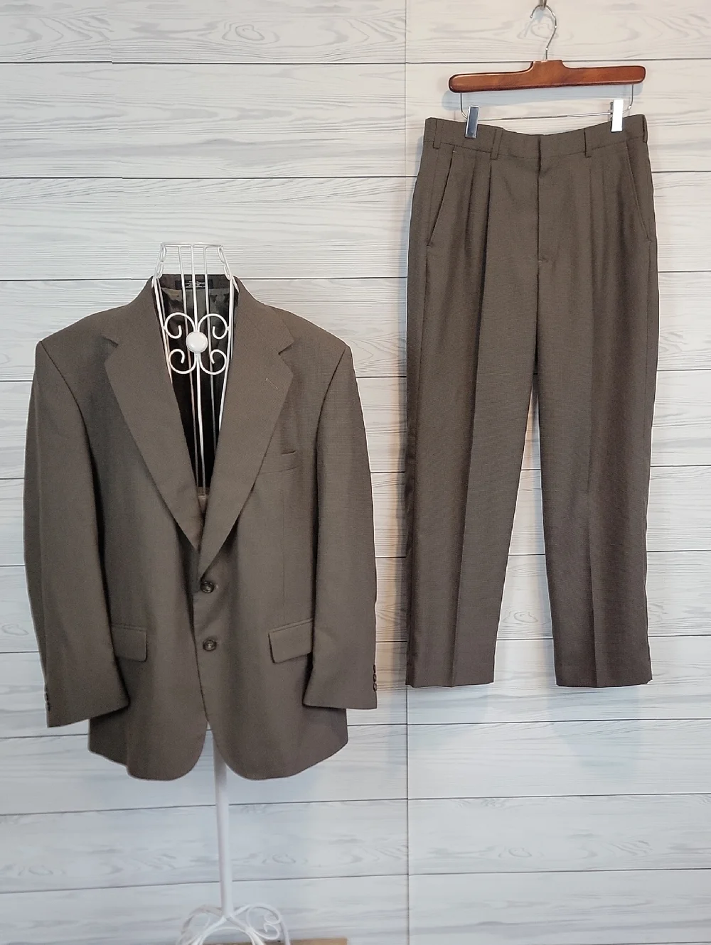 Towncraft  Men's Suit Blazer & Trousers - Light Brown Size 42S  32